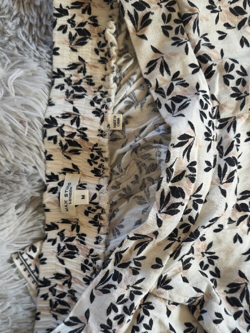 Max Studio Cream Wide-Leg Pants with Black Leaf Print - Picture 6 of 6